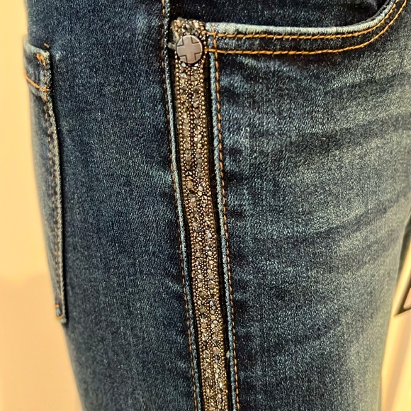 Liverpool Abby Hi-Rise Ankle Jeans - Picture 5 of 13